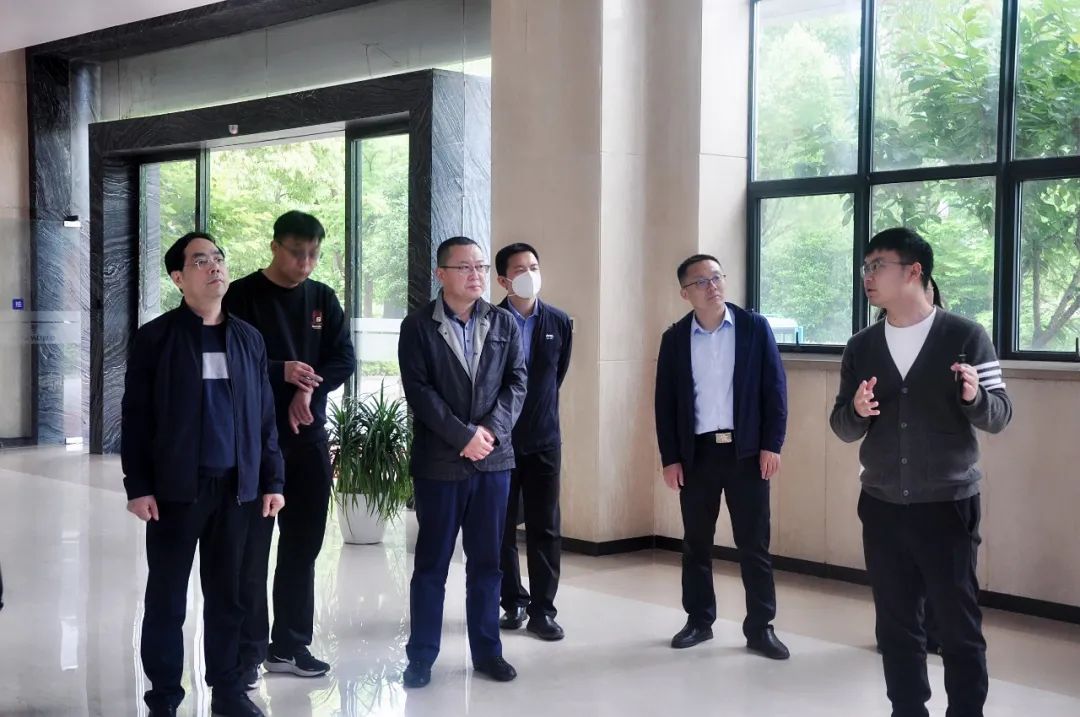 16841290531072829C3C.jpg 640.jpg